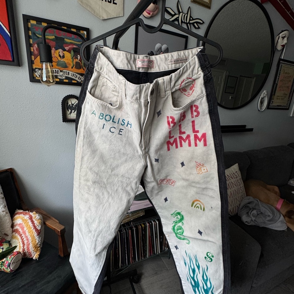 Stylish Painted Graphic Guess Pants